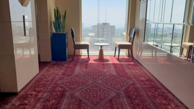 طراحی موکت‌های راهروهای هتل پارسیان آزادی